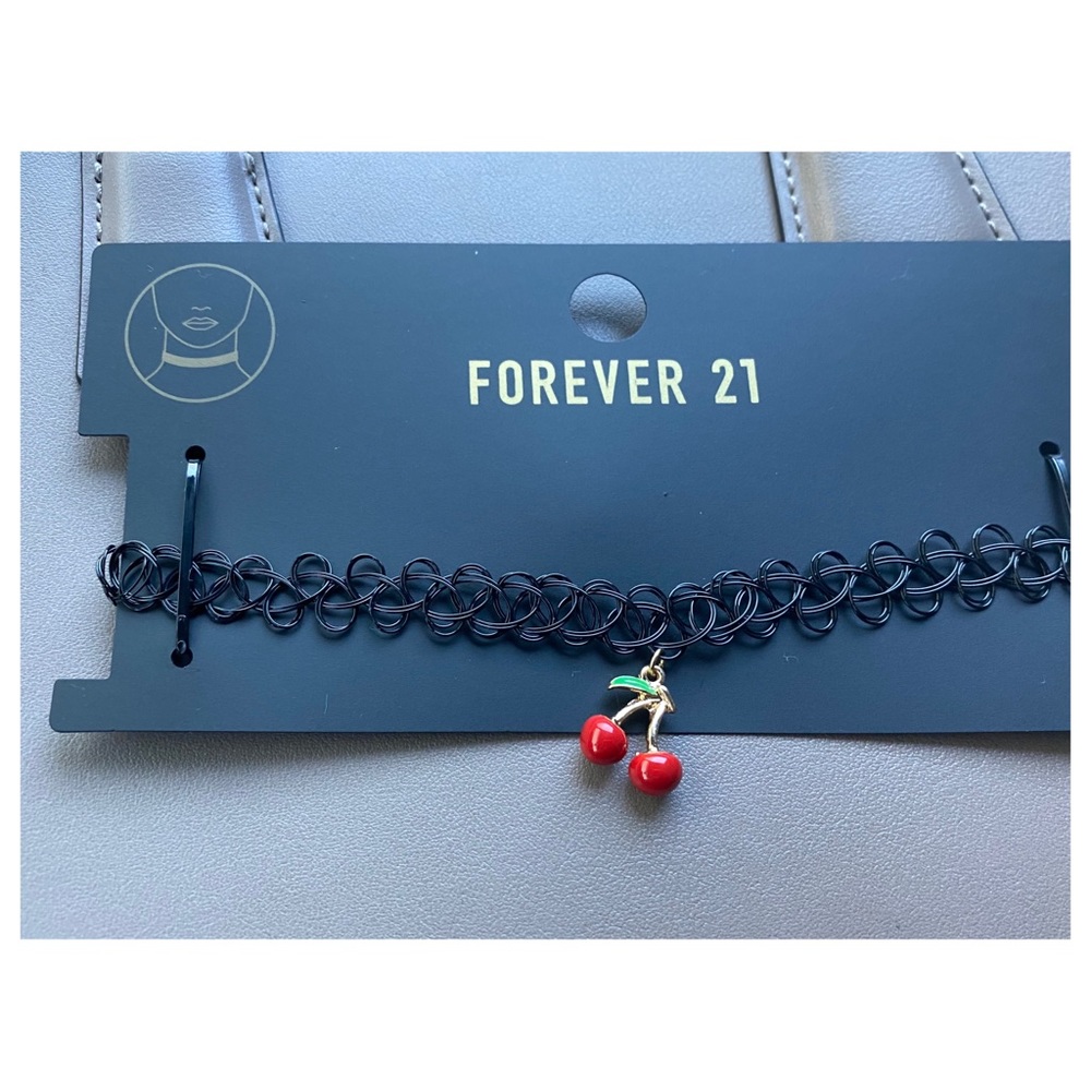 ✨Forever 21 choker✨